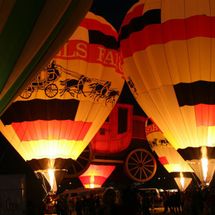 light hot air balloons