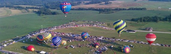 flying hot air balloons